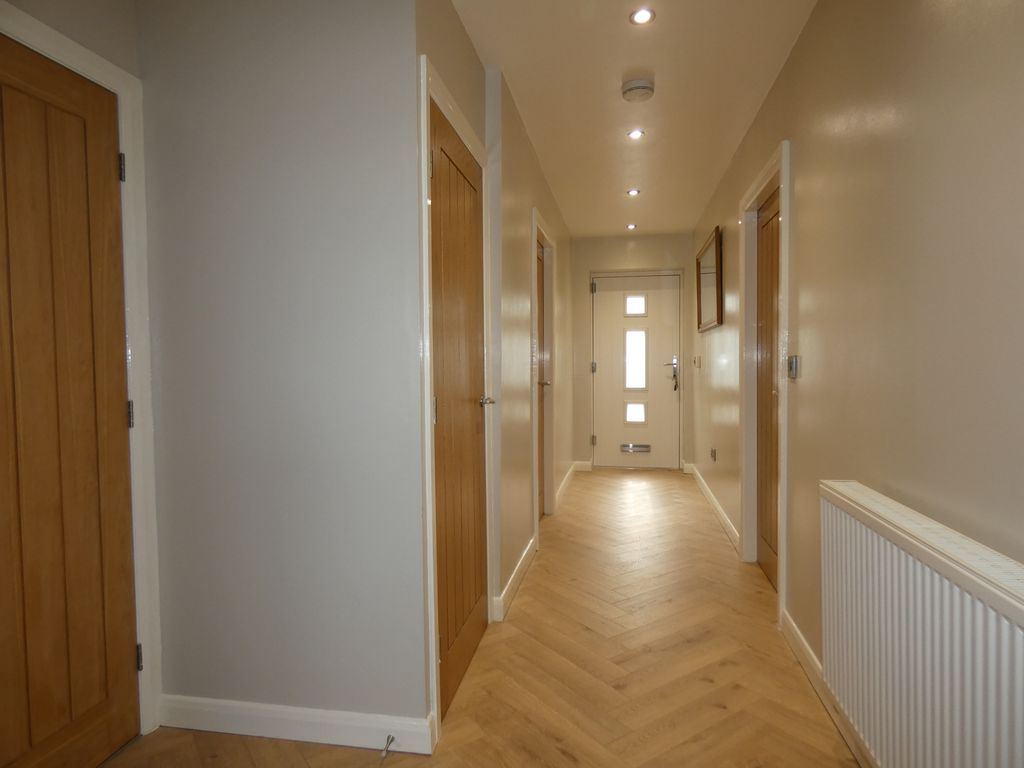 Entrance Hallway- click for photo gallery